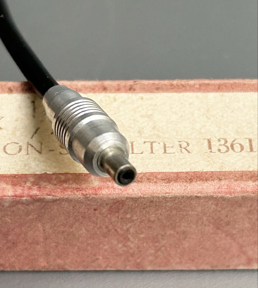 稀少［Zeiss Ikon CONTAX SYNCHRON-SCHALTER 1361］コンタックス　フラッシュシンクコード 1361　元箱・説明書付属【使用感の少ない美品】_画像9