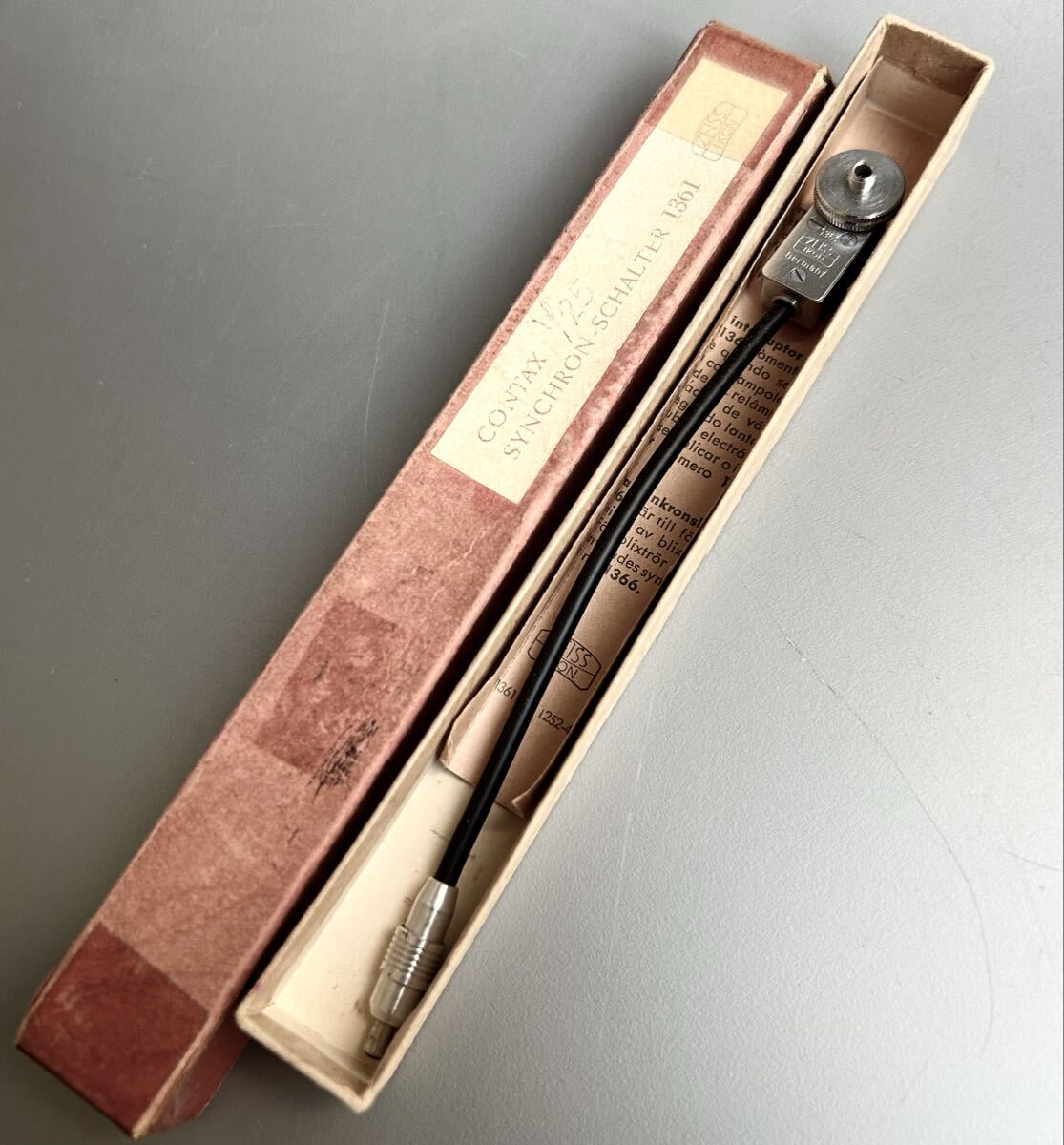 稀少［Zeiss Ikon CONTAX SYNCHRON-SCHALTER 1361］コンタックス　フラッシュシンクコード 1361　元箱・説明書付属【使用感の少ない美品】_画像1