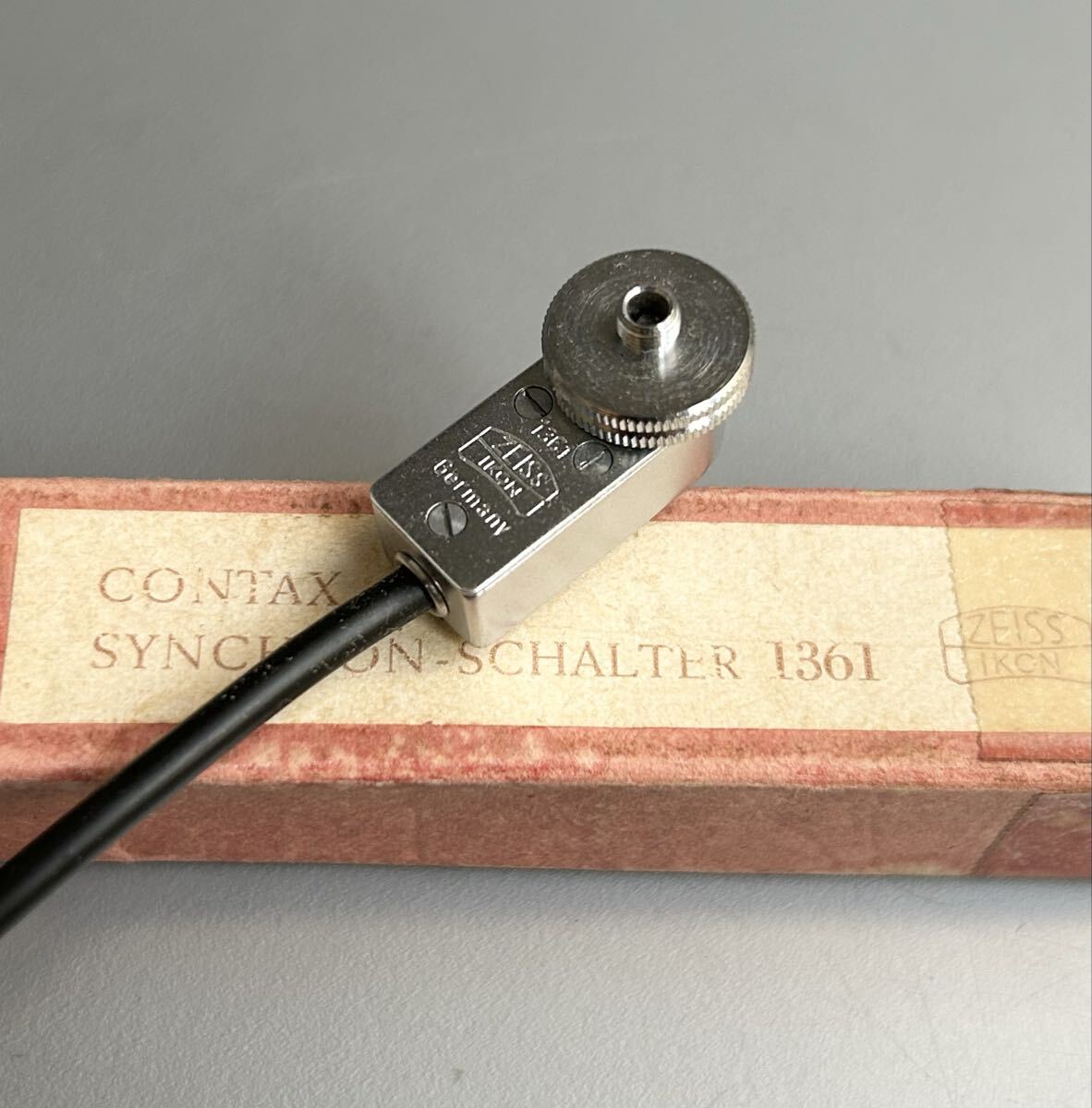 稀少［Zeiss Ikon CONTAX SYNCHRON-SCHALTER 1361］コンタックス　フラッシュシンクコード 1361　元箱・説明書付属【使用感の少ない美品】_画像4