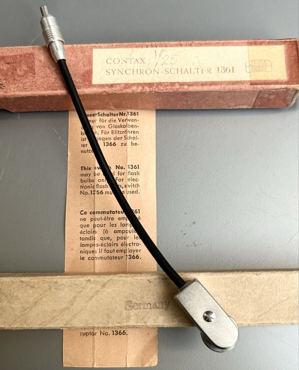 稀少［Zeiss Ikon CONTAX SYNCHRON-SCHALTER 1361］コンタックス　フラッシュシンクコード 1361　元箱・説明書付属【使用感の少ない美品】_画像3
