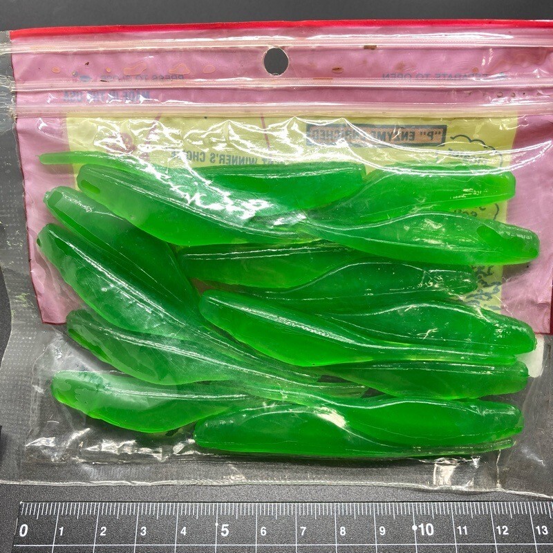 816491 新品 バスアサシン ベビーシャッド 3インチ １５本 #チャート・グリーン系 BASS ASSASSIN 村田基氏おすすめワーム　【状態 S/C】_画像2