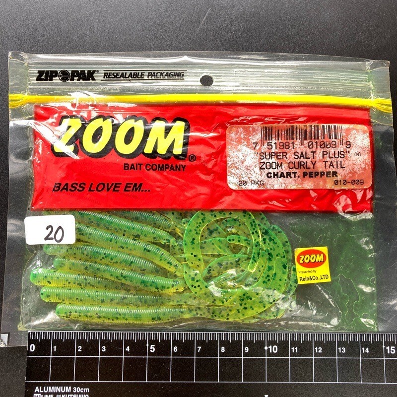 816921 新品 ZOOM/ZBC Cテール カーリーテール ２０本 #チャートペッパー ZOOM BAIT COMPANY ズーム 【状態 S/C】_画像1