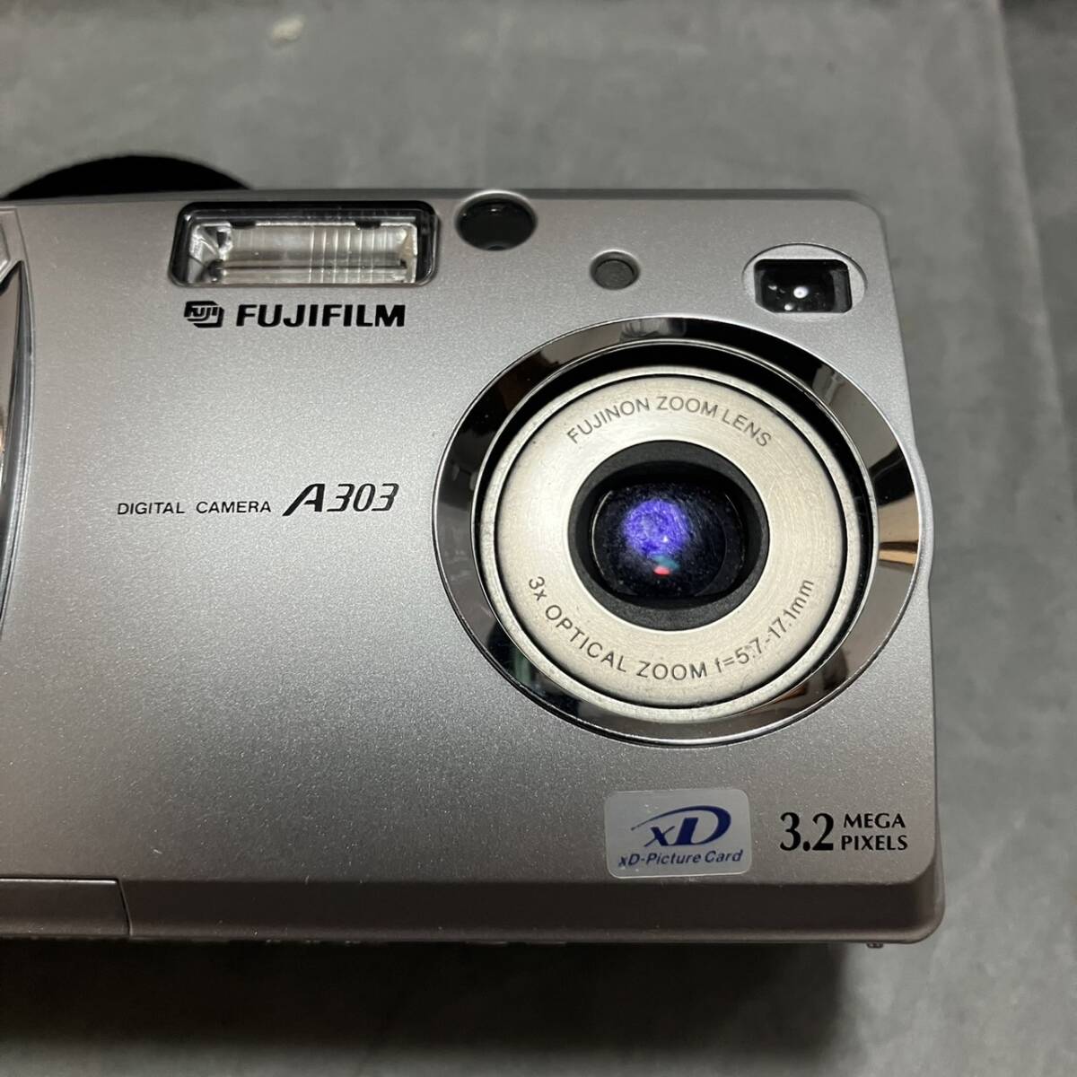1円スタート FINEPIX A303 コンパクトデジタルカメラ デジカメ シルバー 動作未確認_画像2