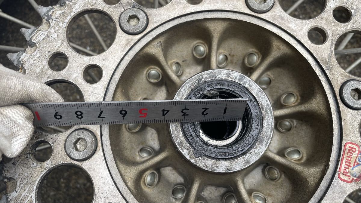 中古 RM125 RF15A リアホイール SUZUKI モトクロス_画像4