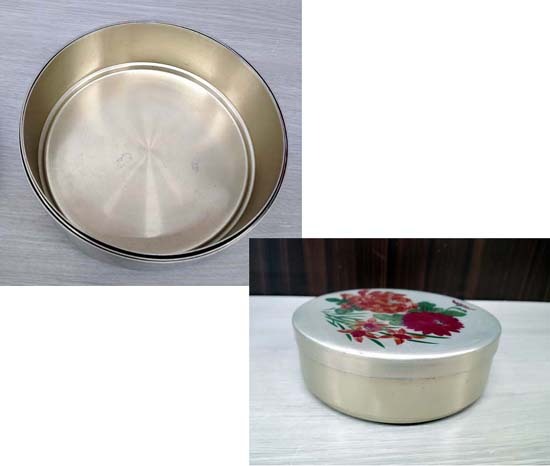 【現状品】昭和レトロ 当時物 お弁当箱 小物入れ 花柄 丸型 アルミ 三段重 入れ子式 直径15cm 苫小牧西店_画像5