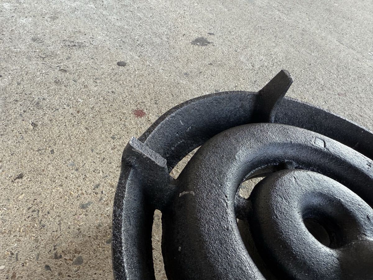 ★税込送料無料★ 未使用　訳あり　 業務用 鋳物コンロ 二重コンロ　ハイカロリー　 LPガス ガスコンロ　TS-208 足1箇所爪割れ欠品　_画像8