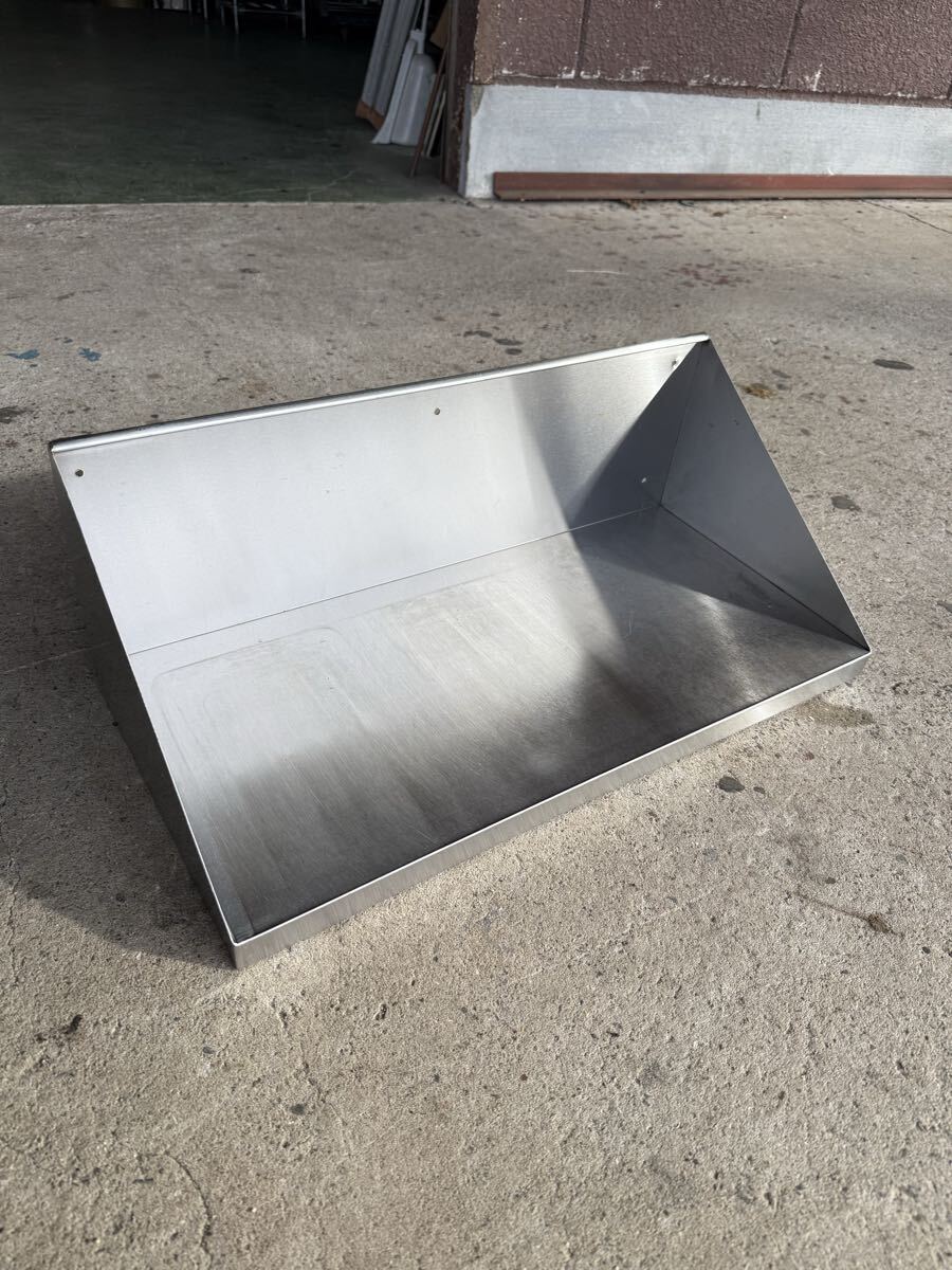 ★税込送料無料★ 業務用 ステンレス 平棚 吊り棚 三角棚 収納棚　 壁掛け棚　630×300×230 厨房機器 ステンレス棚_画像1