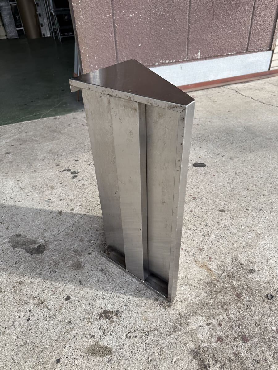 ★税込送料無料★ 業務用 ステンレス 平棚 吊り棚 三角棚 収納棚　 壁掛け棚　630×300×230 厨房機器 ステンレス棚_画像4