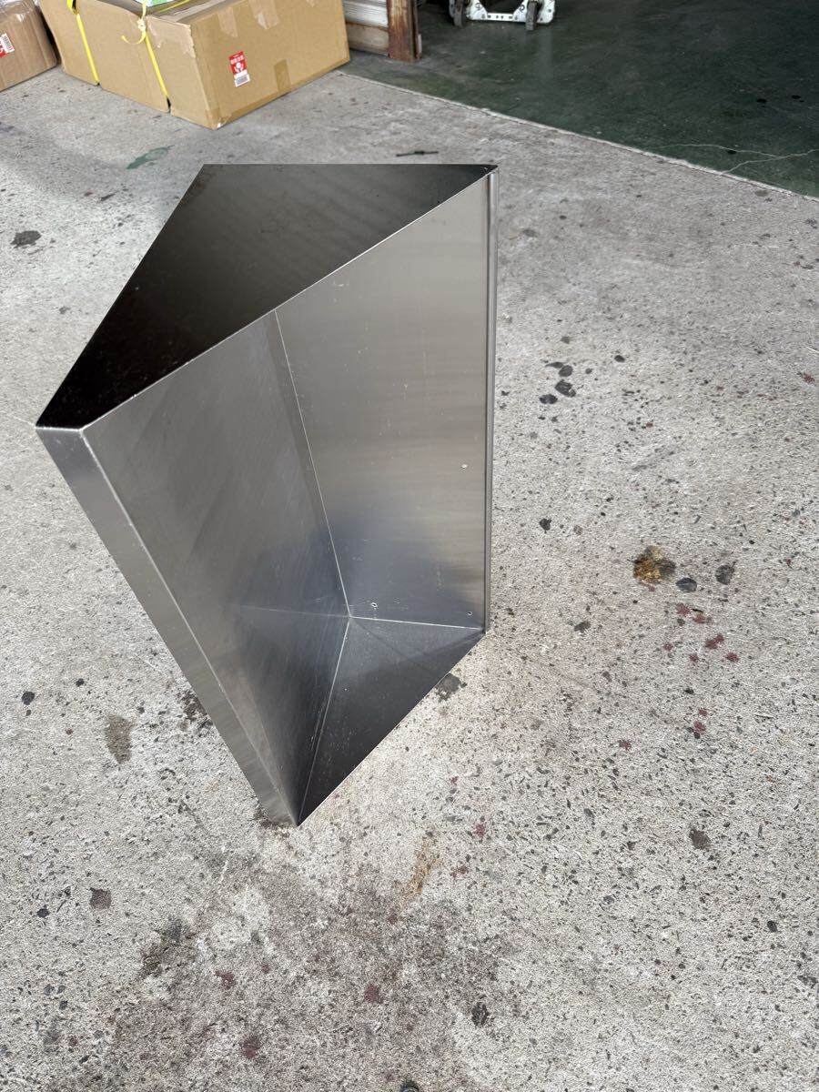 ★税込送料無料★ 業務用 ステンレス 平棚 吊り棚 三角棚 収納棚　 壁掛け棚　630×300×230 厨房機器 ステンレス棚_画像5