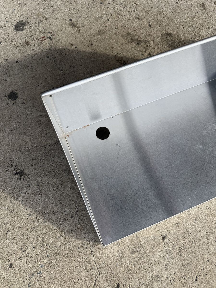 ★税込送料無料★ 業務用 ステンレス 平棚 三角棚 収納棚 壁掛け棚 吊り棚 食器収納棚 ステンレス棚 グリラー棚 穴あり570×300×230_画像3