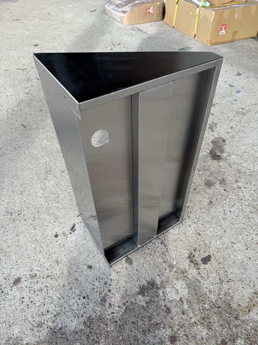 ★税込送料無料★ 業務用 ステンレス 平棚 三角棚 収納棚 壁掛け棚 吊り棚 食器収納棚 ステンレス棚 グリラー棚 穴あり570×300×230_画像6