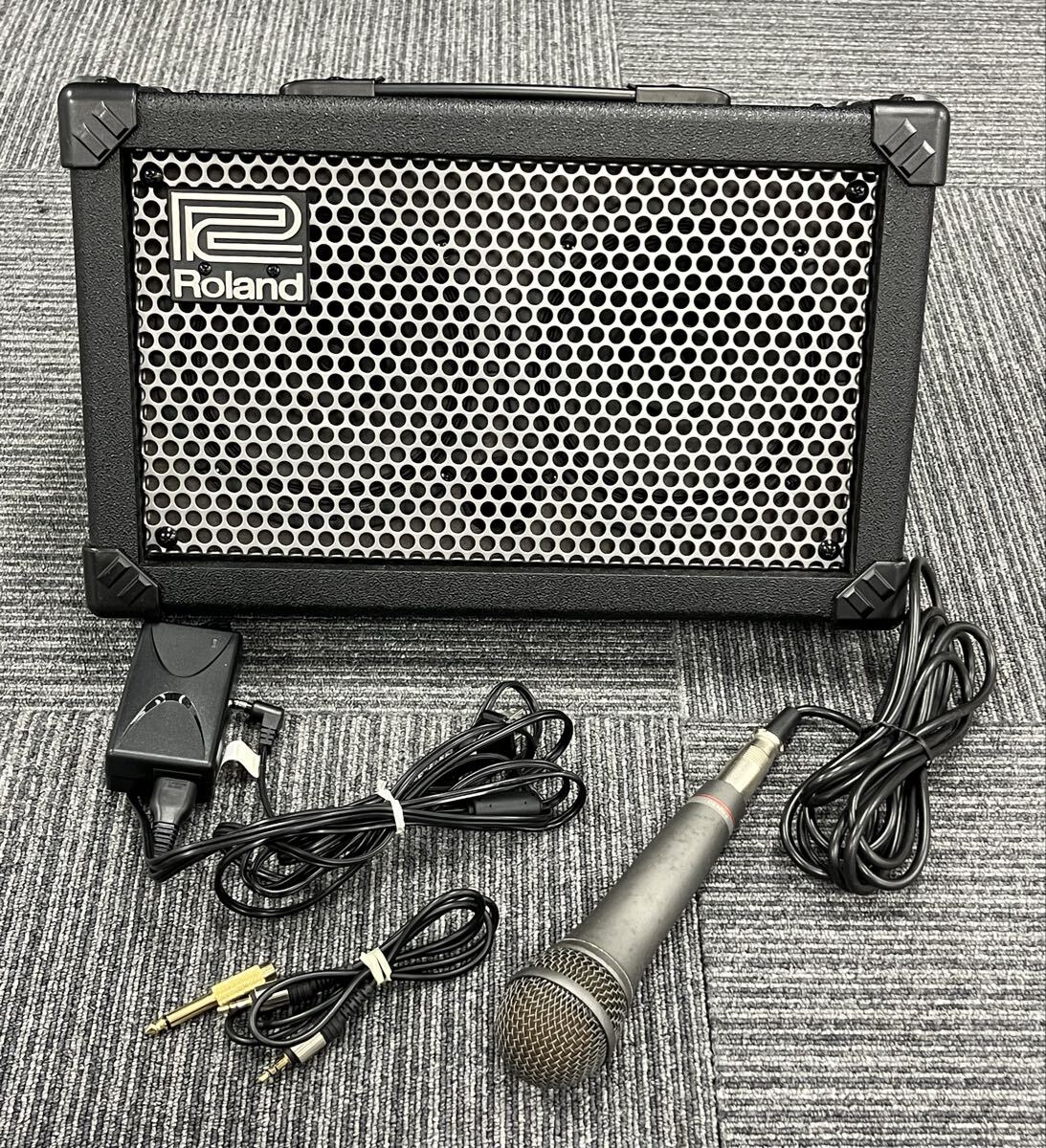 森岡 11月 No.189 Roland ローランド アンプ CUBE Street マイク 接続コード付 通電動作確認済 _画像1