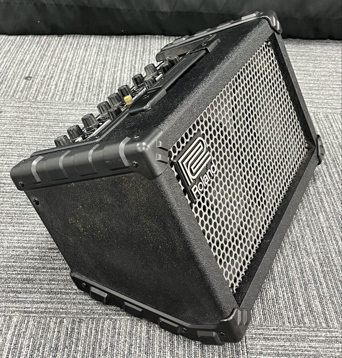 森岡 11月 No.189 Roland ローランド アンプ CUBE Street マイク 接続コード付 通電動作確認済 _画像3