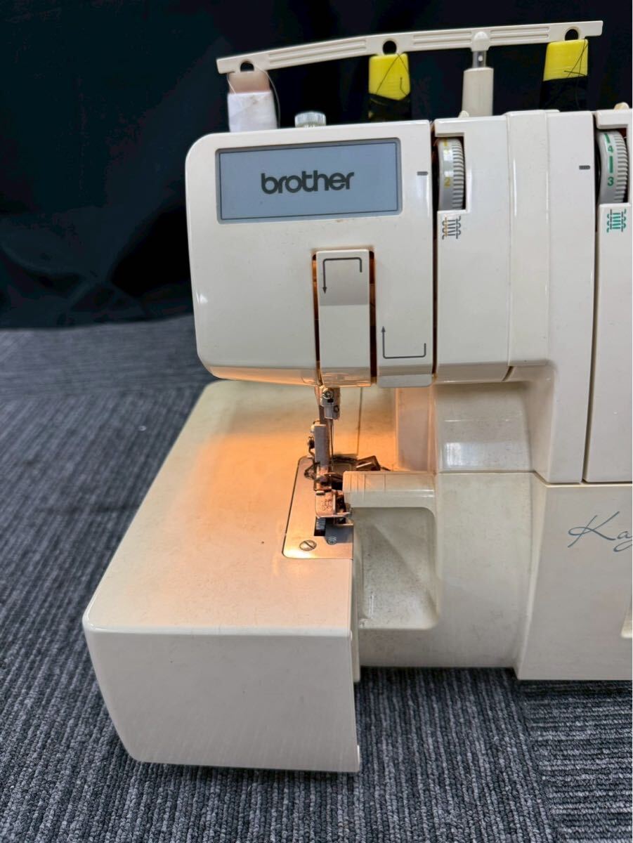 春名 11月 No.34 brother ブラザー ロックミシン Kagari TE4-B234 レトロ ミシン 裁縫 箱付き 変色・汚れ多数 通電動作確認済み_画像10