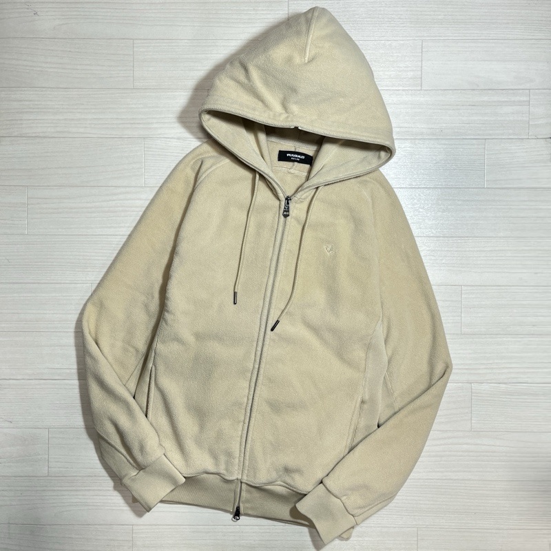 1PIU1UGUALE3 RELAX/ウノピュウウノウグァーレトレ リラックス/マイクロボアパーカー/フリース切替/フルジップパーカー/ワンポイント刺繍_画像2