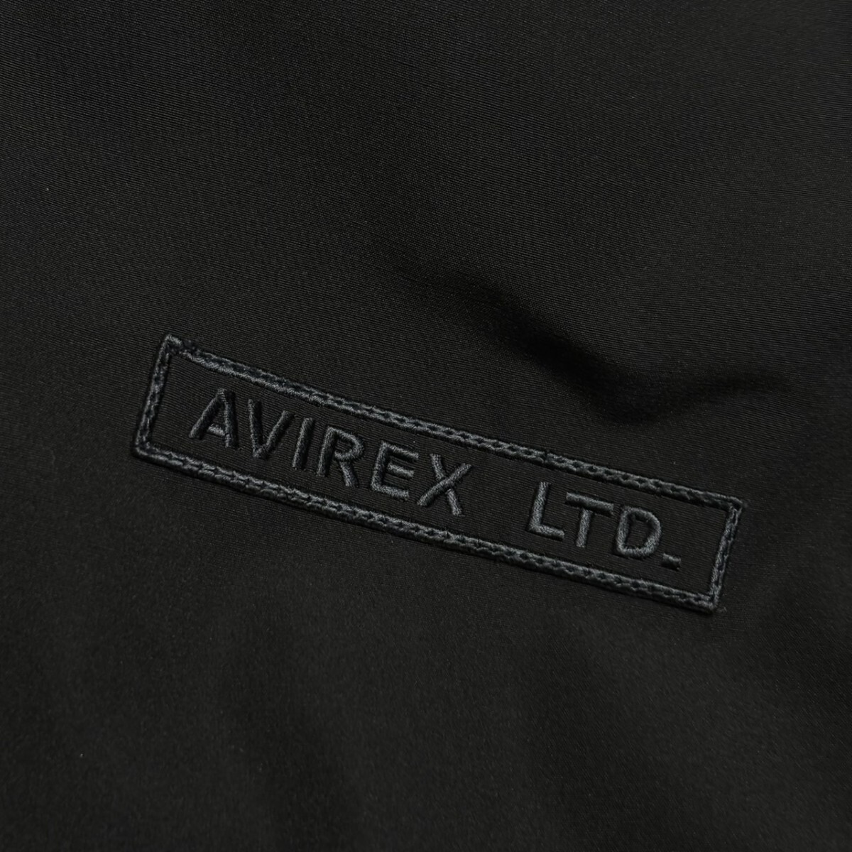 極美品/XLサイズ●AVIREX アヴィレックス B-3フーディージャケット 中綿 ボア フライトジャケット ロゴプリント ブラック メンズ アウター_画像8