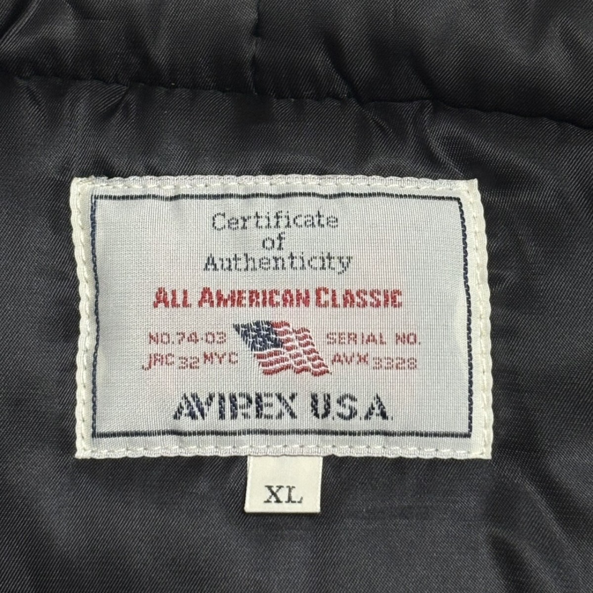 極美品/XLサイズ●AVIREX アヴィレックス B-3フーディージャケット 中綿 ボア フライトジャケット ロゴプリント ブラック メンズ アウター_画像9