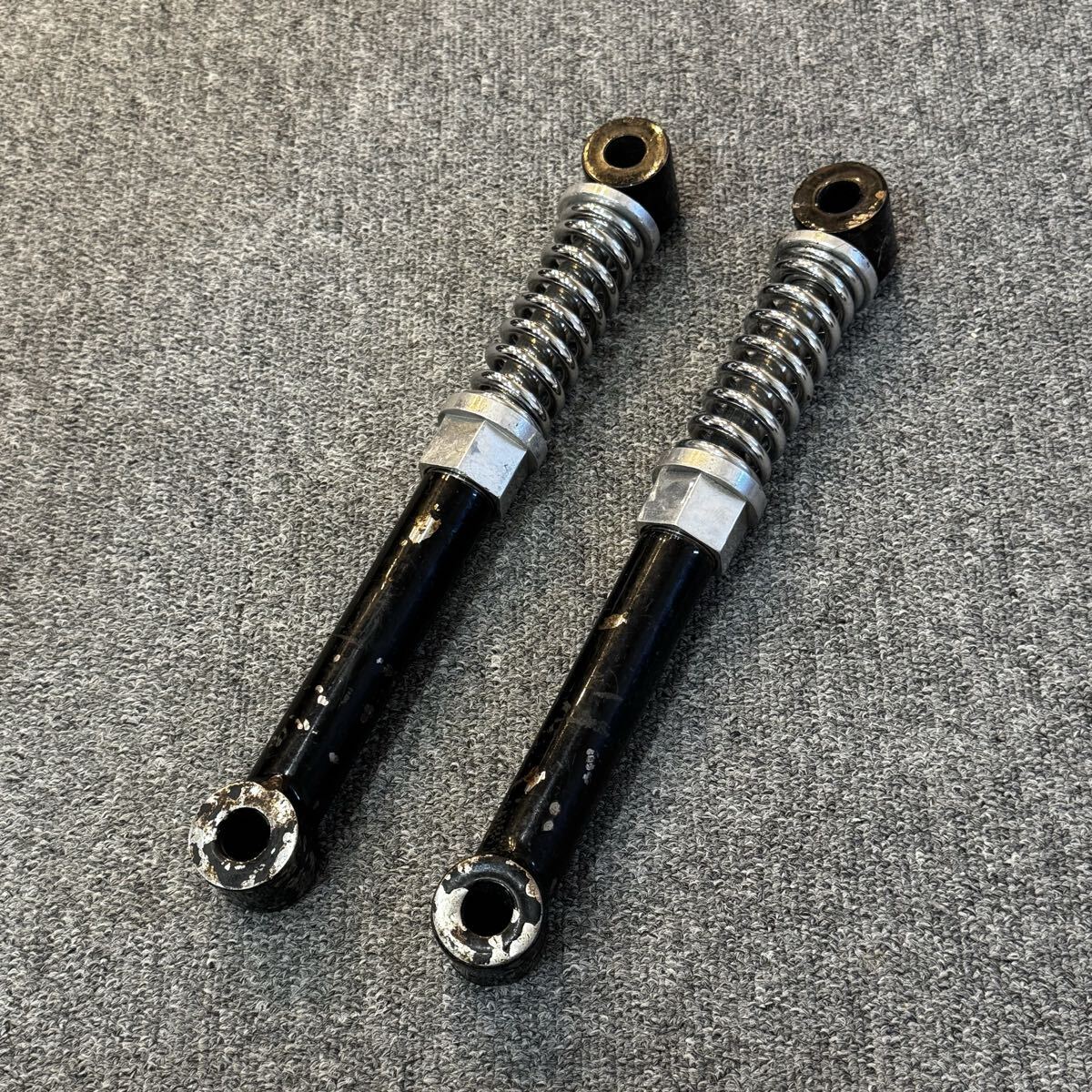 ビンテージ リアショック アイアン ショベル スポーツスター 4速フレーム パンヘッド チョッパー リヤショック_画像1