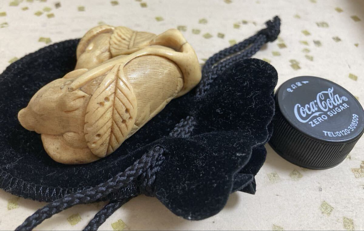 [ старый netsuke ]. родители .(. есть )