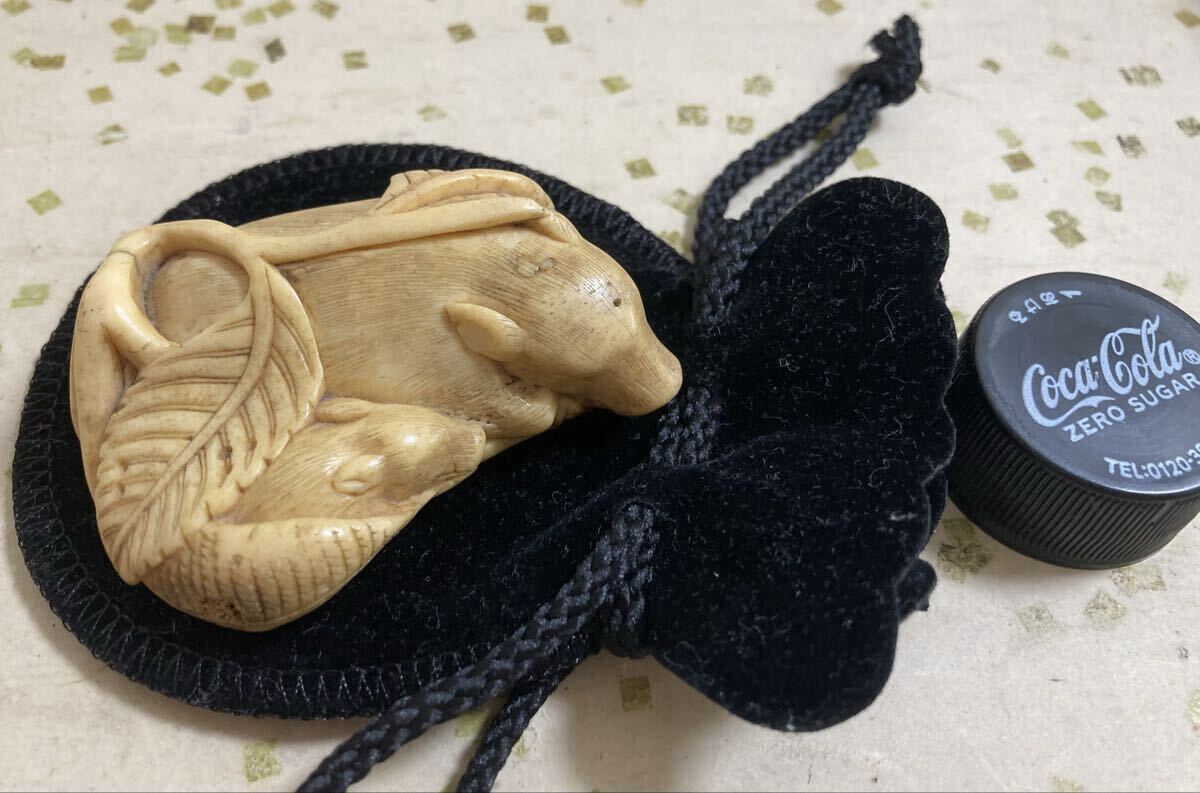 [ старый netsuke ]. родители .(. есть )