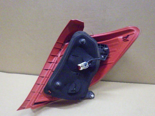 【岩手 盛岡発】中古 純正 ヴィッツ DBA-NSP130 「テールランプセット」 KOITO 52-239 点灯OK 美品_画像5