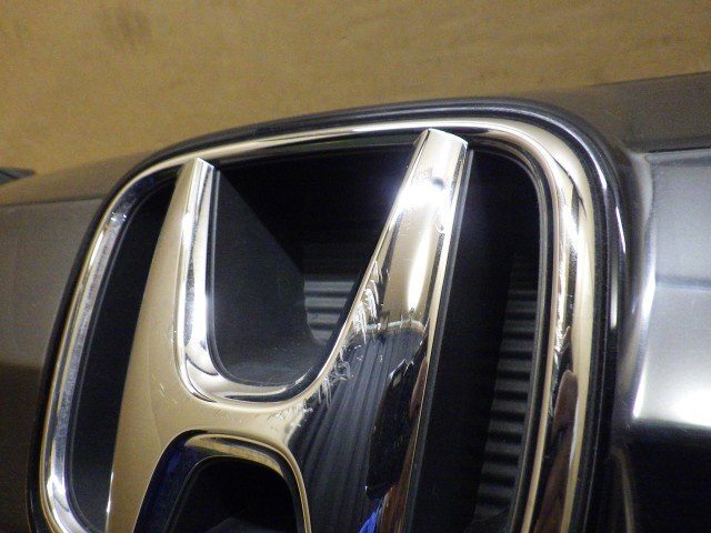 【岩手 盛岡発】中古 純正 ヴェゼル DAA-RU3 ラジエータグリル 傷有 ＜個人宛は支店止め配送＞_画像2