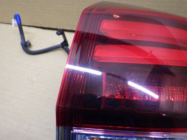 【岩手 盛岡発】中古 純正 ヴェゼル DAA-RU3 右テールランプ KOITO 220-62164 点灯OK_画像2