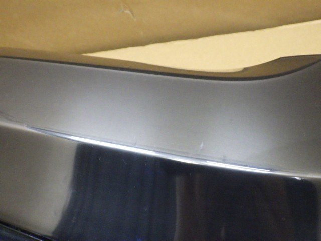 【岩手 盛岡発】中古 純正 ヴェゼル DAA-RU3 ラジエータグリル 傷有 ＜個人宛は支店止め配送＞_画像3