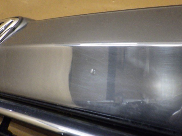 【岩手 盛岡発】中古 純正 ヴェゼル DAA-RU3 ラジエータグリル 傷有 ＜個人宛は支店止め配送＞_画像4