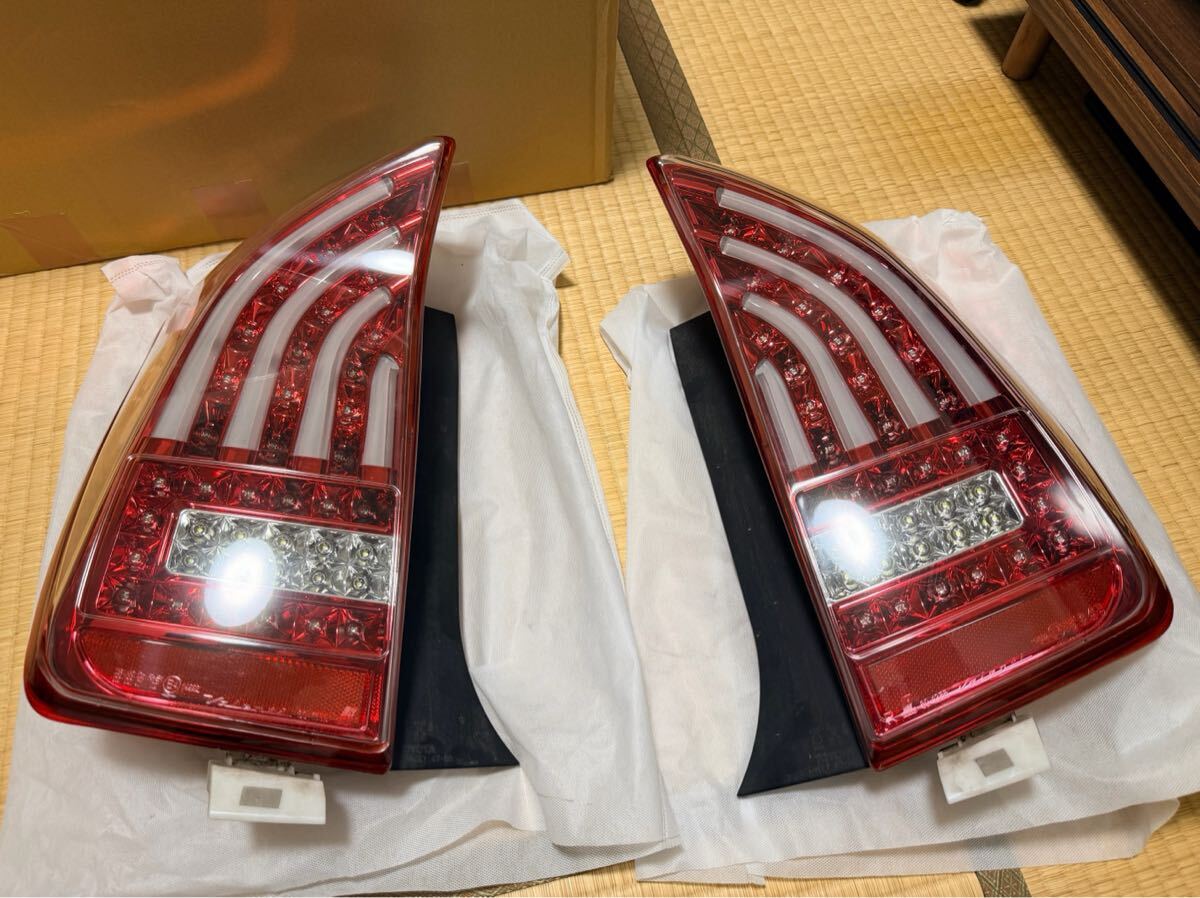 プリウス テールランプ ZVW30 左右セット テールライト 30プリウス LED 後期　テール　ヴァレンティ　レッド_画像1
