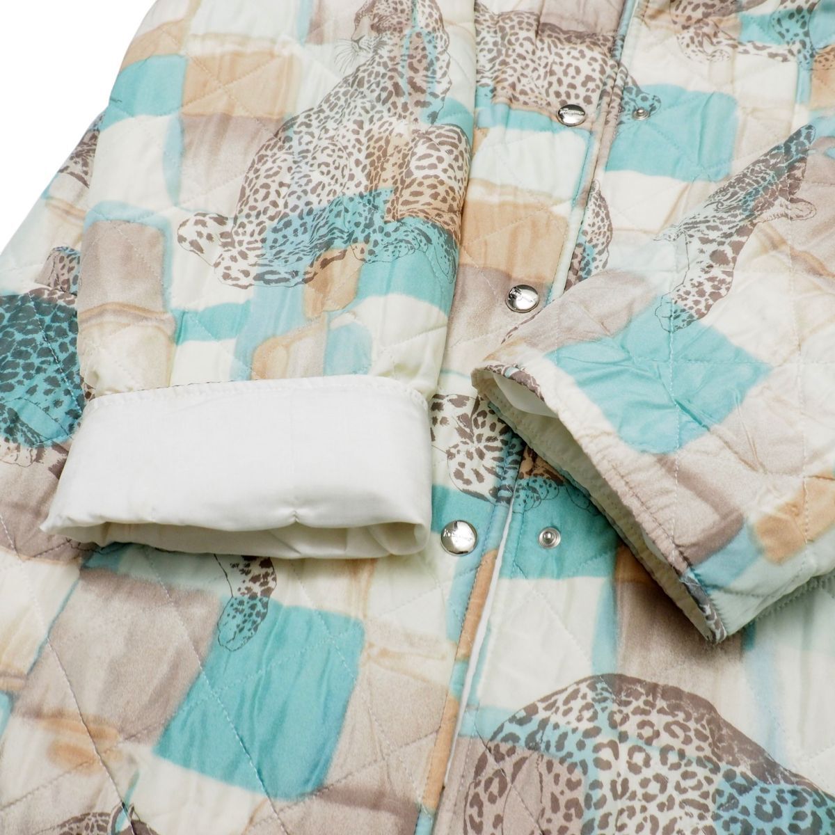 MI3459* Salvatore Ferragamo Salvatore Ferragamo общий рисунок стеганная куртка с хлопком полупальто шелк животное рисунок M