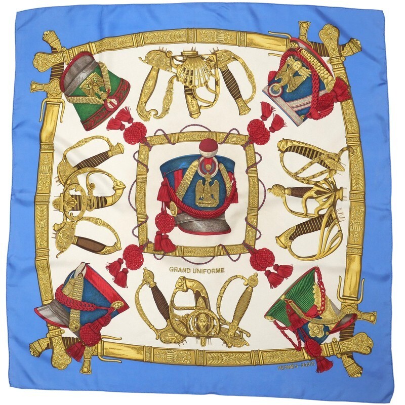 TJ5969*HERMES エルメス カレ90 GRAND UNIFORME 壮大な制服 大判シルクスカーフ ストール ブルー系_画像1