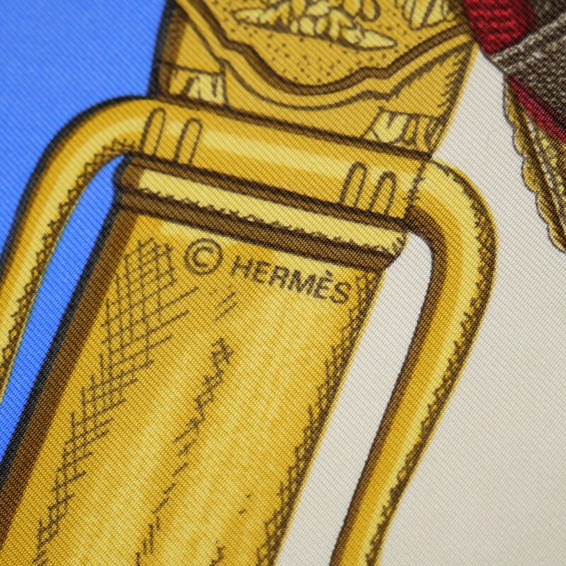 TJ5969*HERMES エルメス カレ90 GRAND UNIFORME 壮大な制服 大判シルクスカーフ ストール ブルー系_画像5