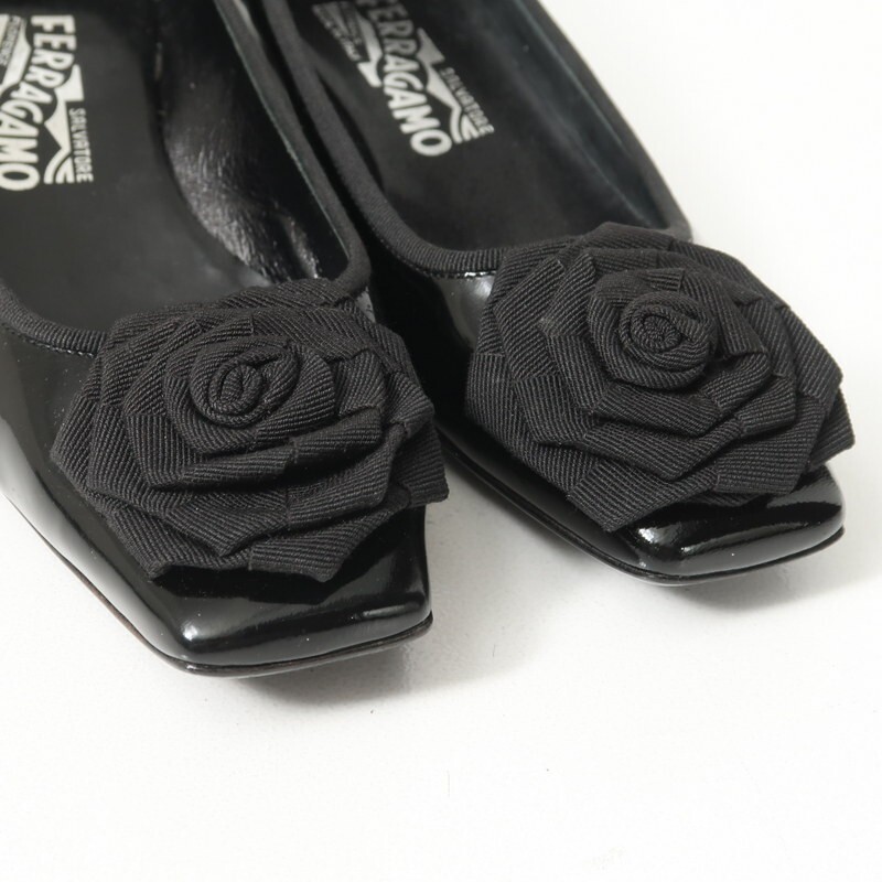 MI34300 Италия производства * Salvatore Ferragamo *pa палатка кожа * цветок узор оборудование орнамент * туфли-лодочки *8D(25cm соответствует )* обувь * черный 