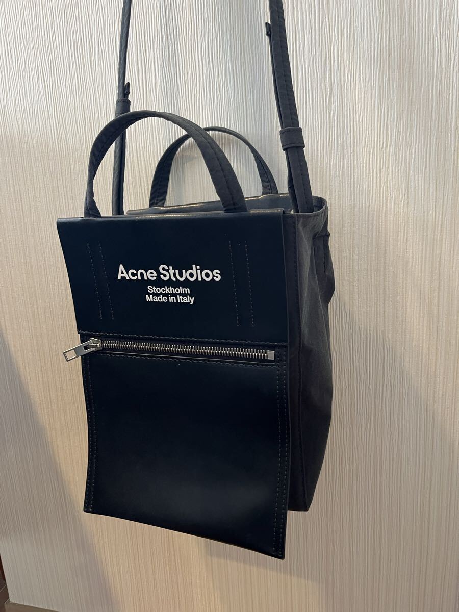 美品！ACNE STUDIOS アクネステュディオス 2way ハンドバッグ ミニショルダーバッグ 斜め掛け ネイビー レザー_画像2