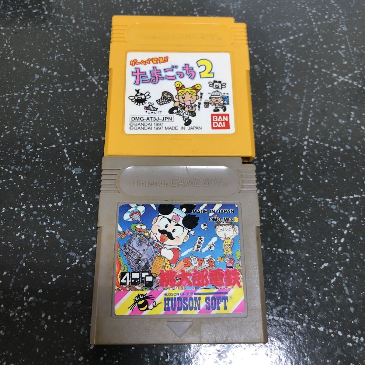 【書込みアリ-カセットのみ-匿名送料無料】桃太郎電鉄とゲームで発見 たまごっち2 2個まとめ売り ゲームボーイ GB【K-2134】_画像1