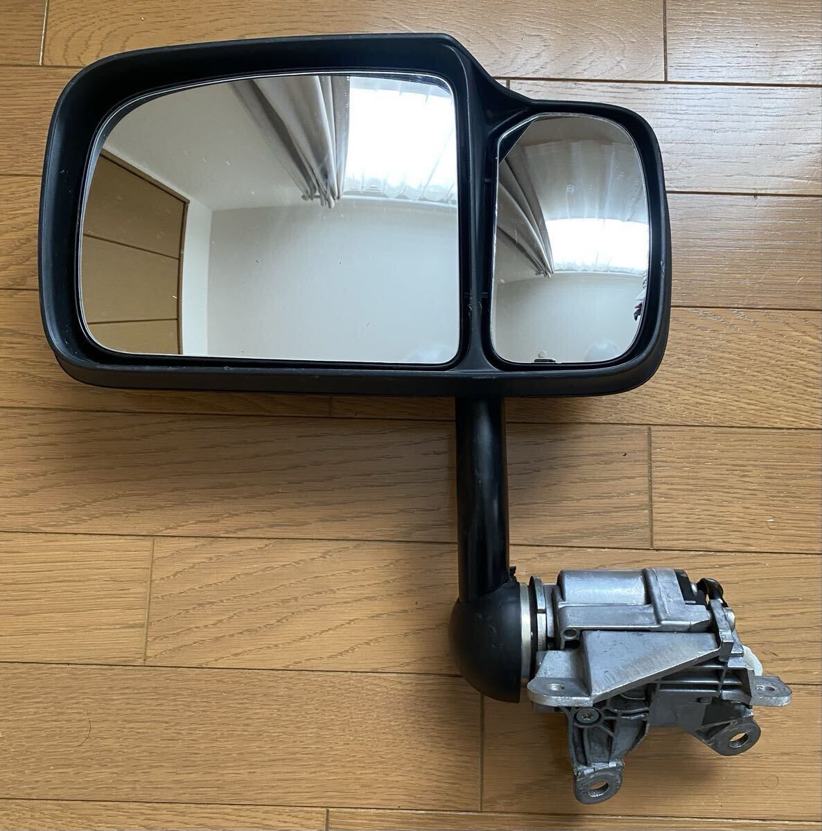 日野　ダイナ　デュトロ　ミラー　運転席側　　XZU605M 右側_画像1