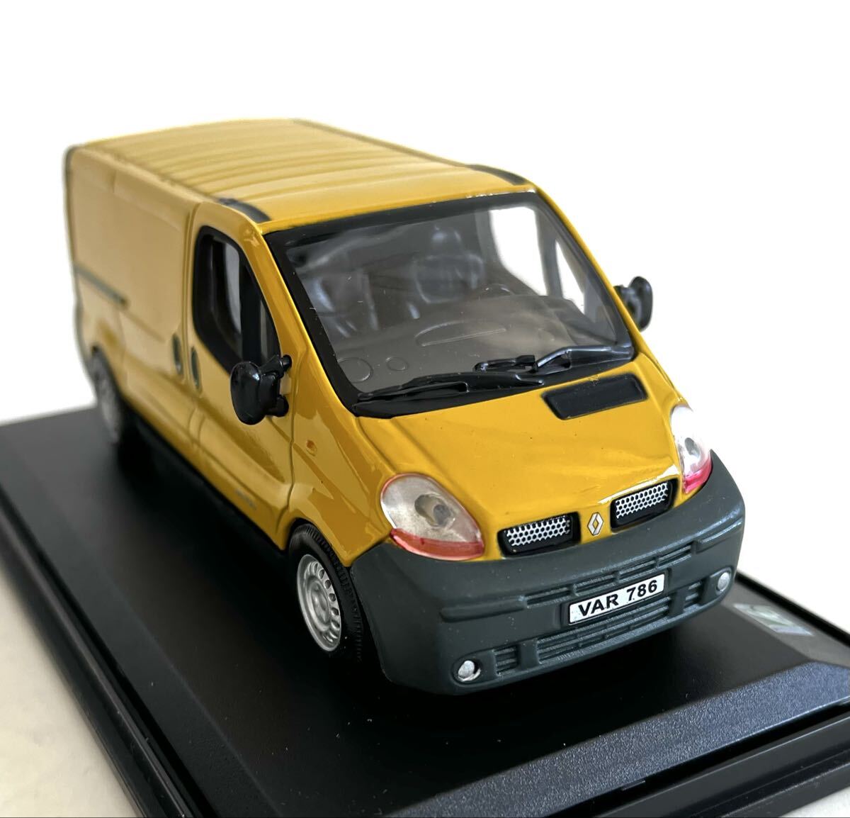 1/43 希少人気アイテム　ルノー トラフィックバン　カングーイエロー　希少バリエーション　_画像4