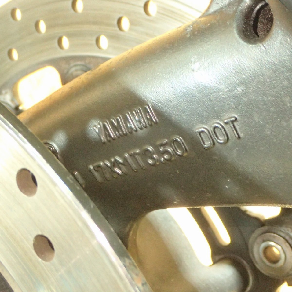 【送料Lサイズ】YAMAHA RP03J-0015** XJR1300 フロントホイール 17×3.50 F-77 専用動画あり 検.( 202511 11 寅437_画像4