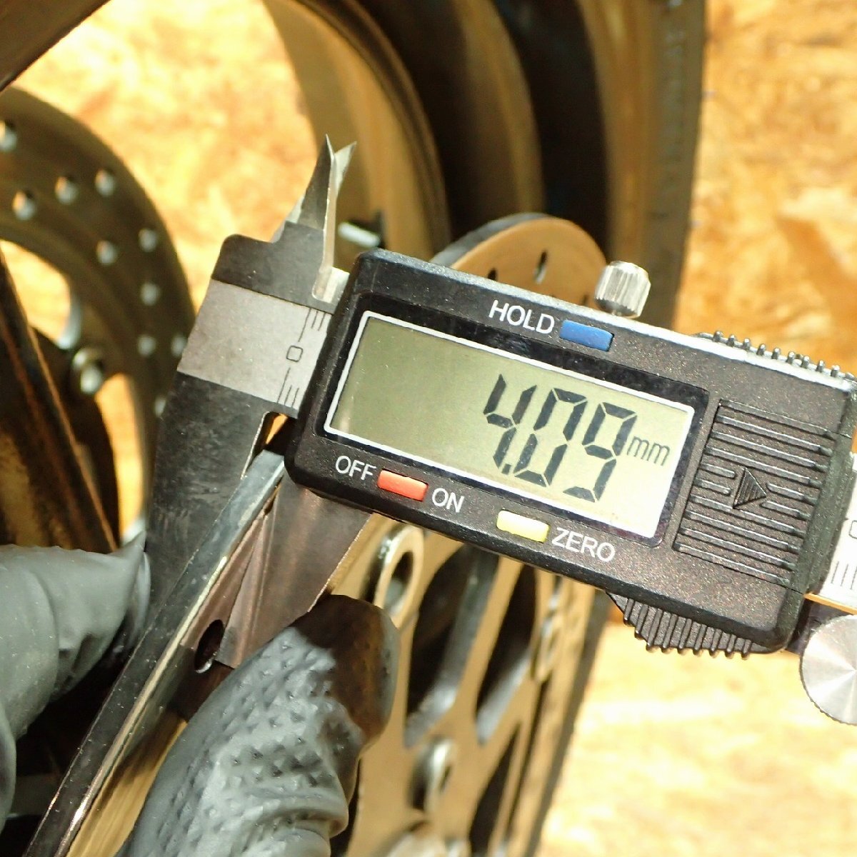 【送料Lサイズ】SUZUKI GY71A-1038** GSX1400 フロントホイール 17×3.50 専用動画あり 検.( 202511 24 寅439_画像7