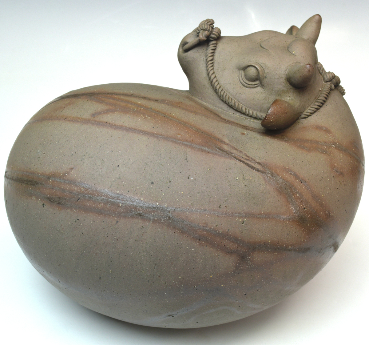 岡山県重要無形文化財　島村光作 【備前 昼下りの牛】 備前焼人気作家　 共箱　共布　本物保証　幅22cm　P2191 【趣楽】_画像7