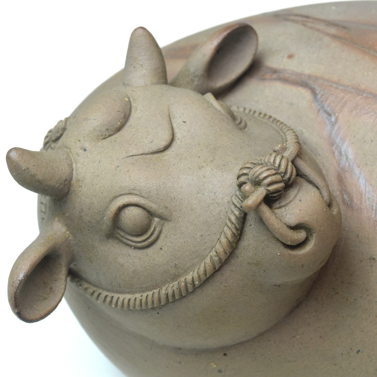 岡山県重要無形文化財　島村光作 【備前 昼下りの牛】 備前焼人気作家　 共箱　共布　本物保証　幅22cm　P2191 【趣楽】_画像8