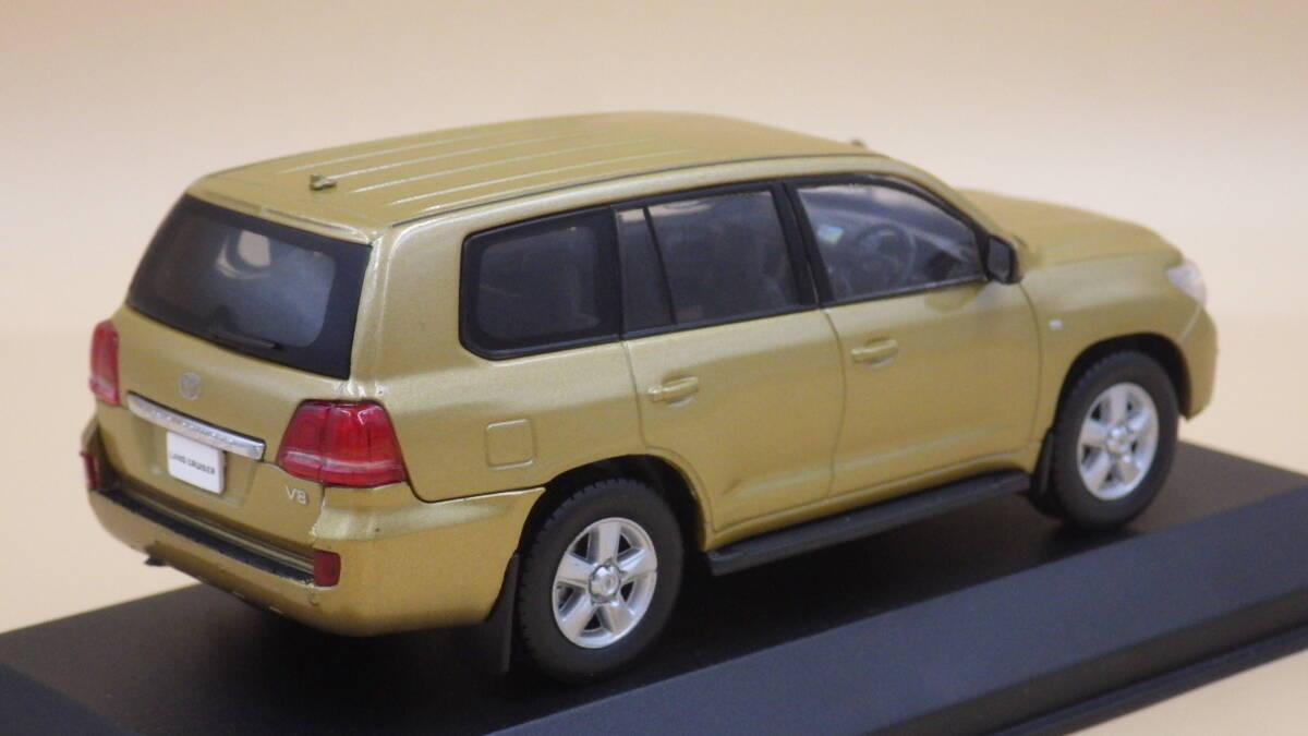 kyosho J-collection Toyota Land Cruiser 200 Gold Mica Metallic S=1/43 JCP69006GM_画像2