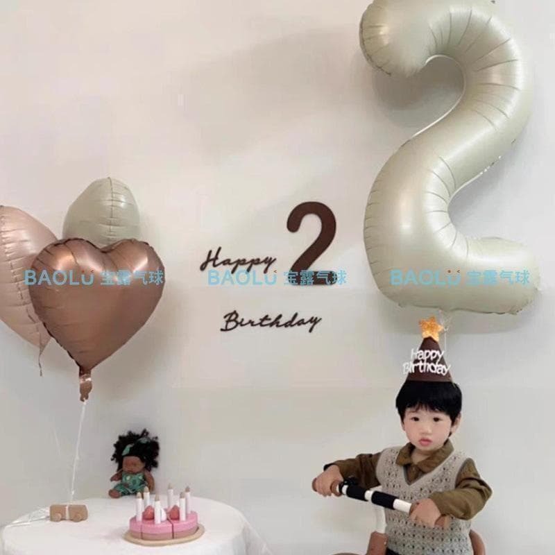 くすみホワイト 4 数字 ナンバーバルーン 誕生日 お祝い 記念日 32インチ イベント 行事 風船 パーティ 装飾 行事 _画像4