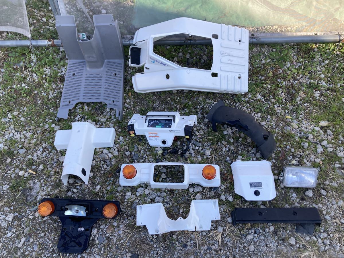 61791■ ホンダ ジャイロX TD02 FI車 (120番台～) テール メーター ボード 外装 カウル センター リア 泥除け 純正 レンズ セット_画像1