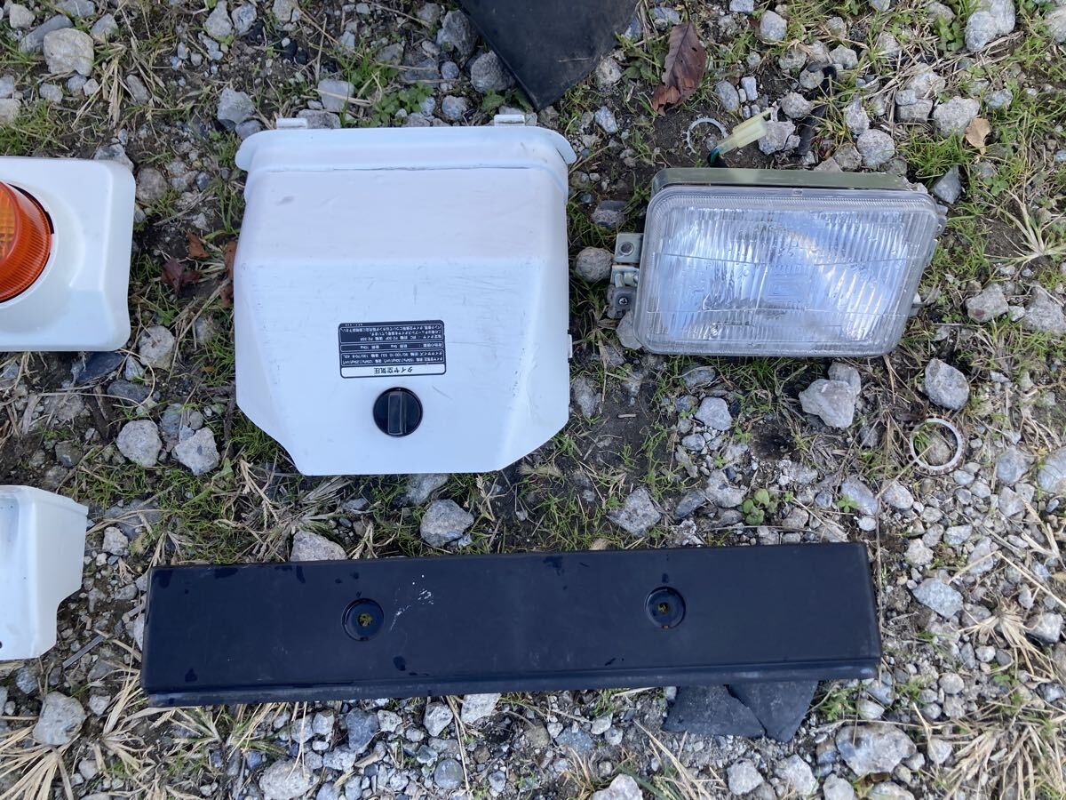 61791■ ホンダ ジャイロX TD02 FI車 (120番台～) テール メーター ボード 外装 カウル センター リア 泥除け 純正 レンズ セット_画像2