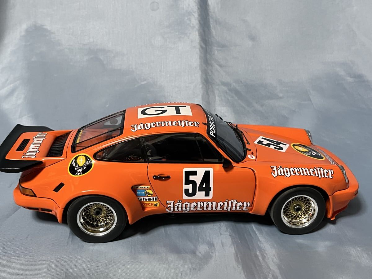 スパークモデル製　 イェーガーマイスター　ポルシェ911 RSR 3.0 (1/18)_画像5
