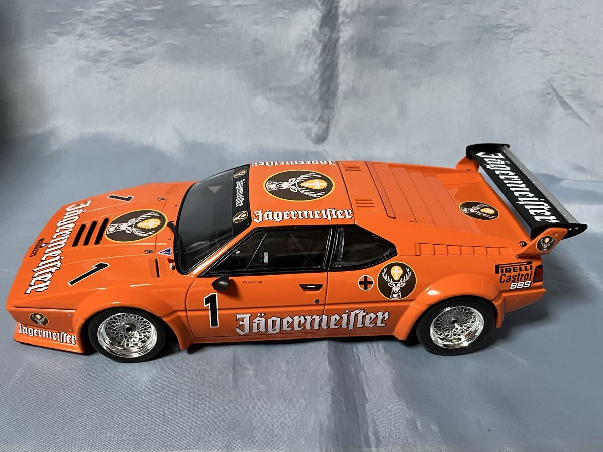 ミニチャンプス製　 イェーガーマイスター　BMW M1 (1/18)_画像3