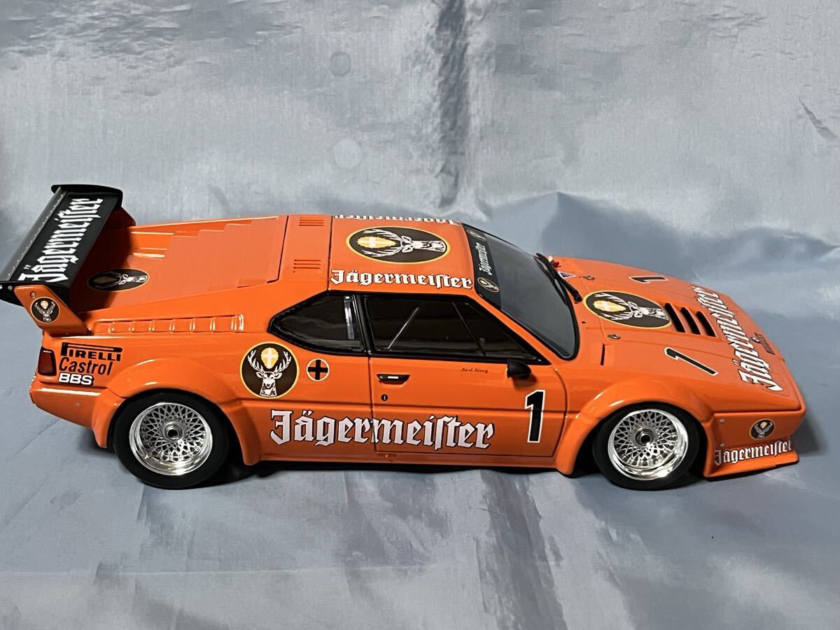 ミニチャンプス製　 イェーガーマイスター　BMW M1 (1/18)_画像5
