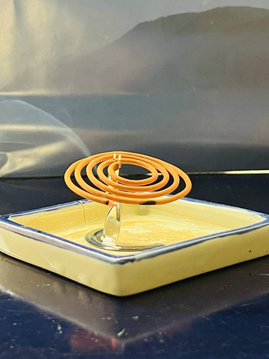 渦巻き香 【白檀盤香48巻き】 お線香 最高級お香 良い香り 台付き リラックス 精神安逸 長持ち アロマ 大人気 仏教 定番 壇香_画像1